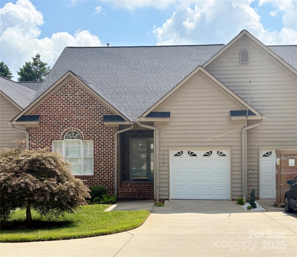 1534 Forest Park Drive