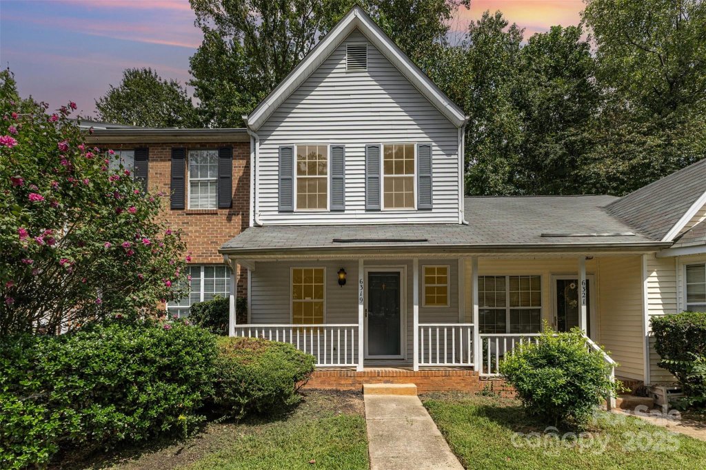 Windsor Grove, Charlotte community