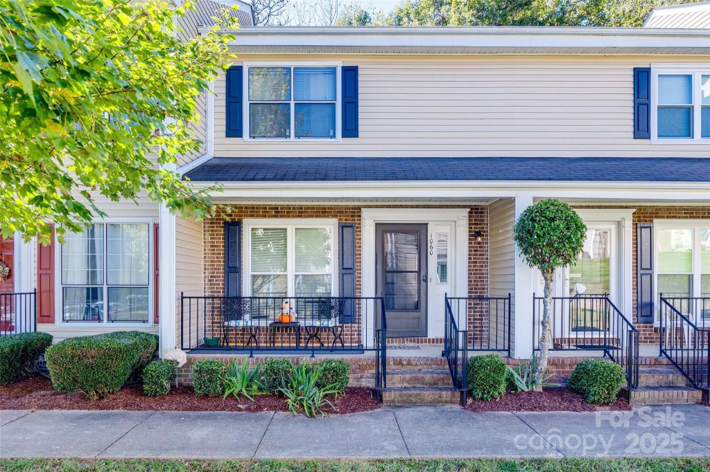 1060 Surry Lane 917c