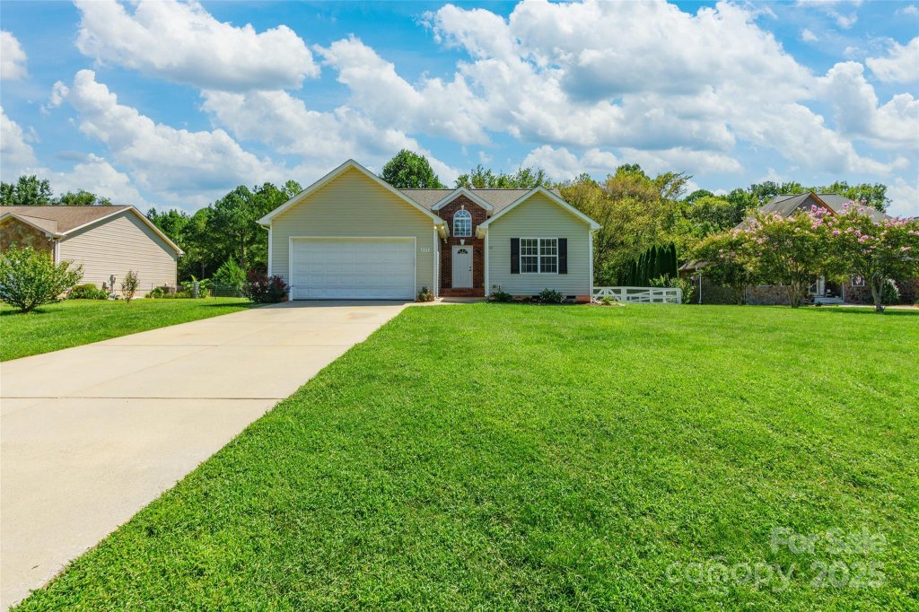 Doolie Meadows, Mooresville community