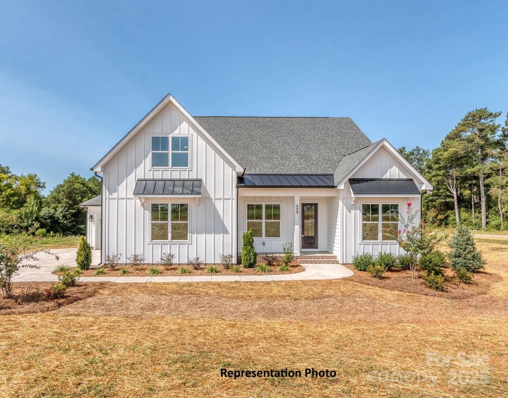 Carolina North, Gastonia community