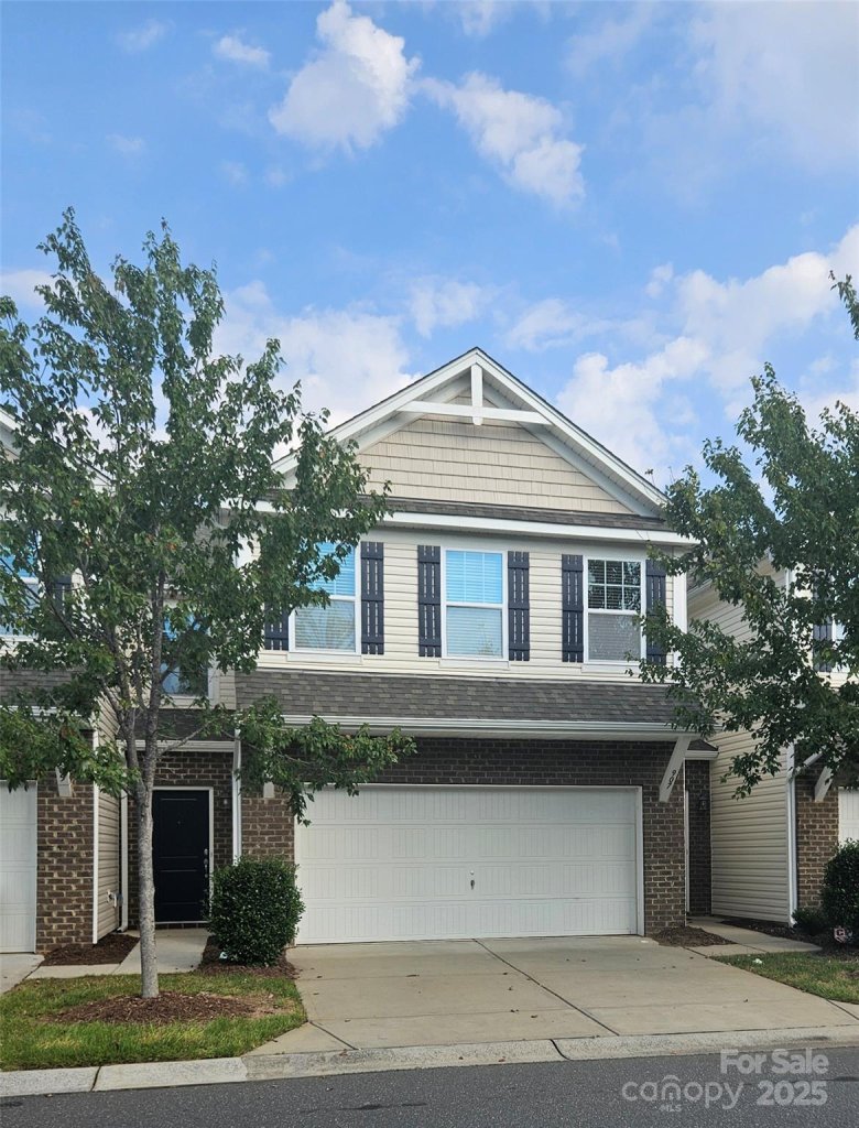 907 Summerlake Drive