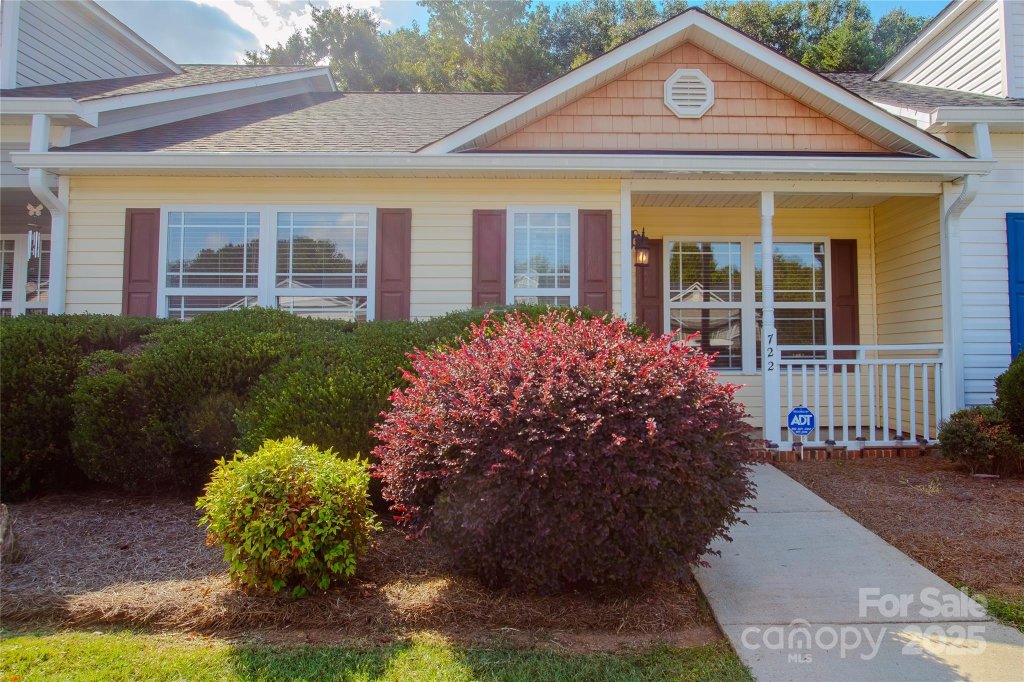 722 Dalebrook Lane