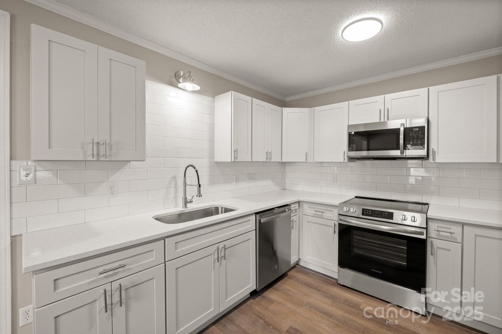 8122 Cadmium Court