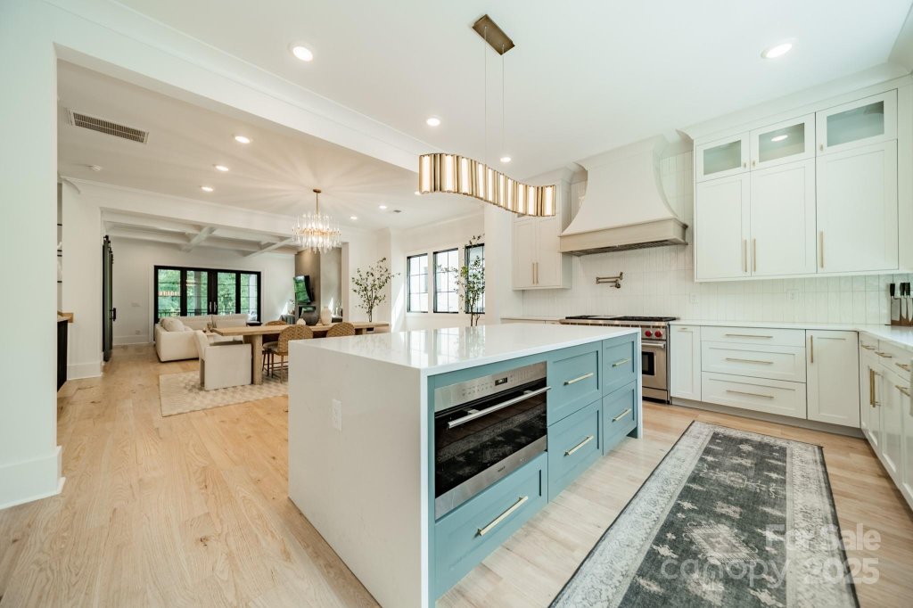 6121 Berryhill Towns Drive