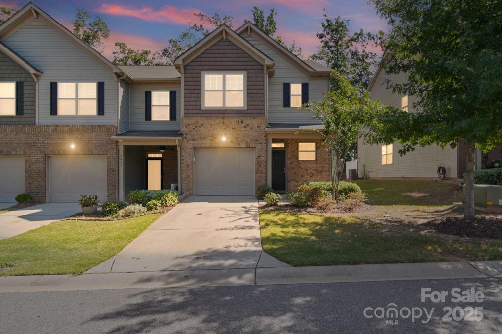 5033 Mockernut Lane