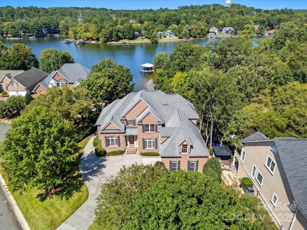 524 River Lake Court