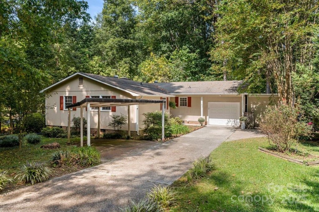 8448 Huckleberry Trail