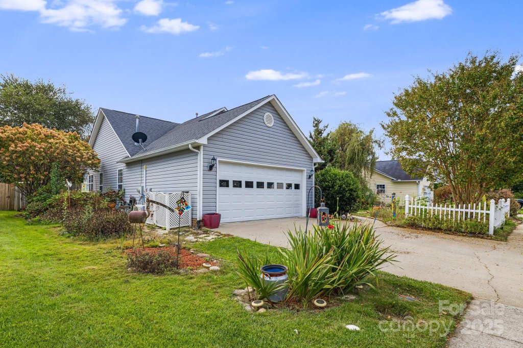 107 S Sunberry Trail