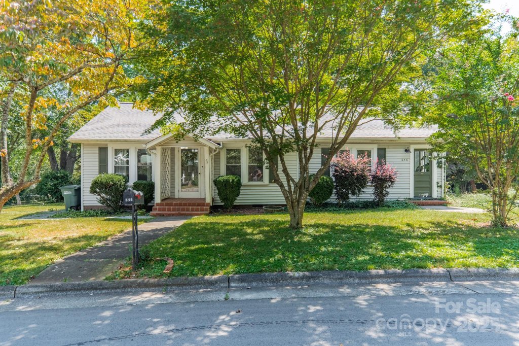 Eastern Heights, Troutman community