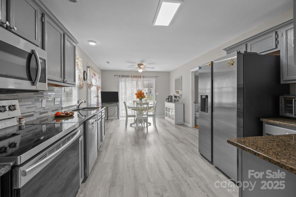 7601 Swedish Ivy Lane