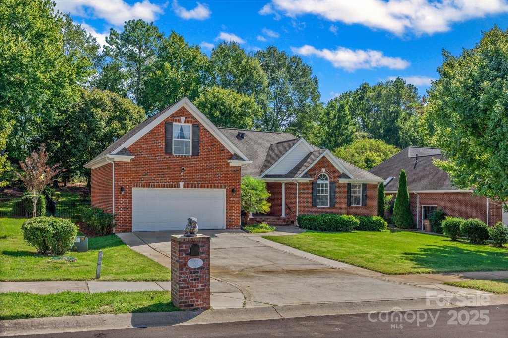 1322 Moonshadow Lane