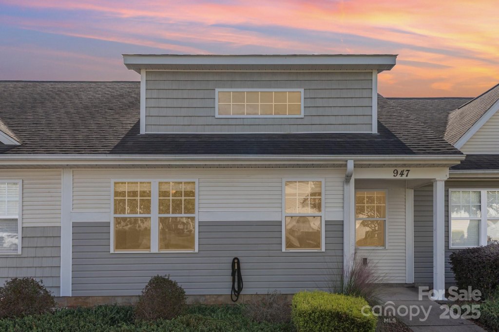 947 Barracuda Avenue