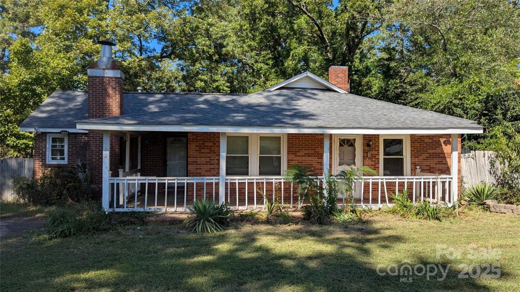 1233 Pinewood Road