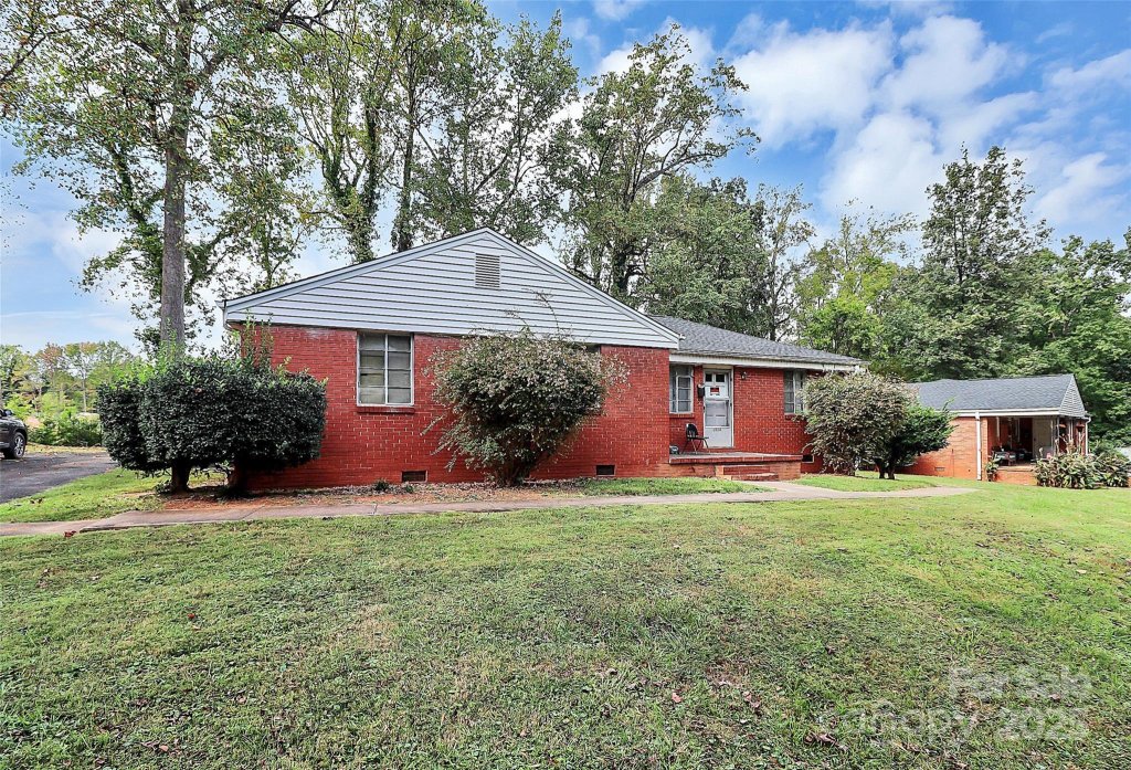 1916 Manteo Court