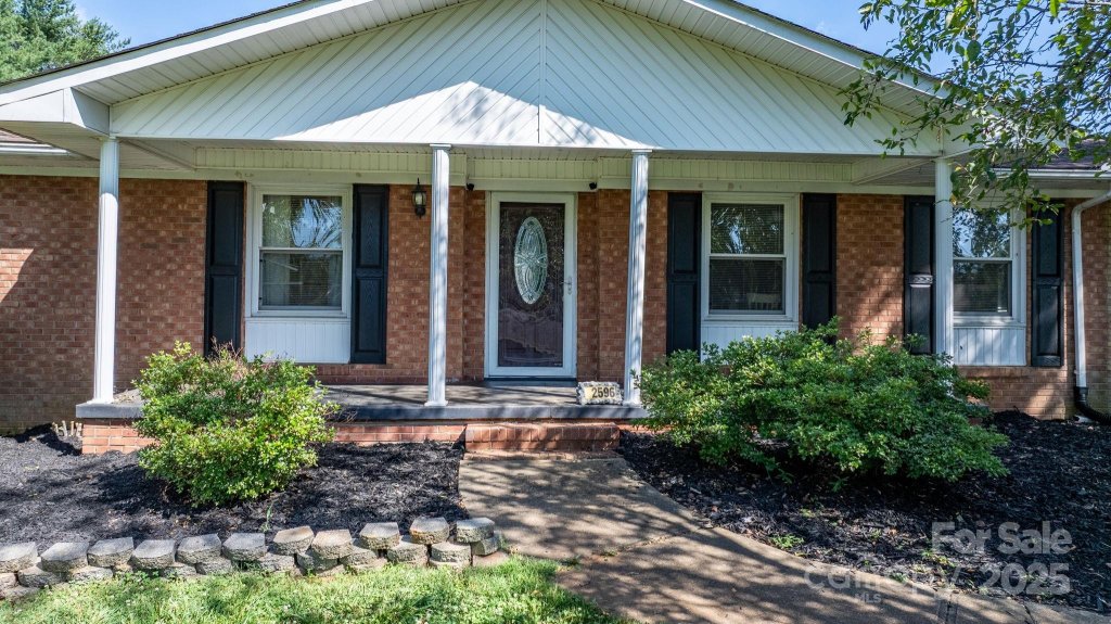 Cloverdale, Lenoir community