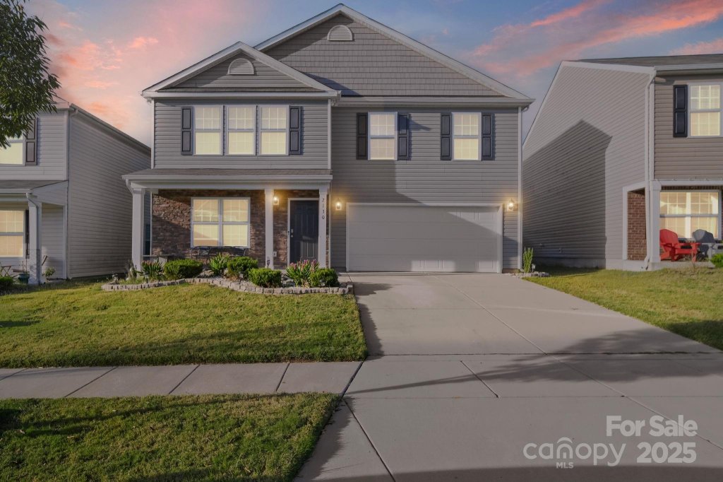 Spencer Mountain Village, Dallas community