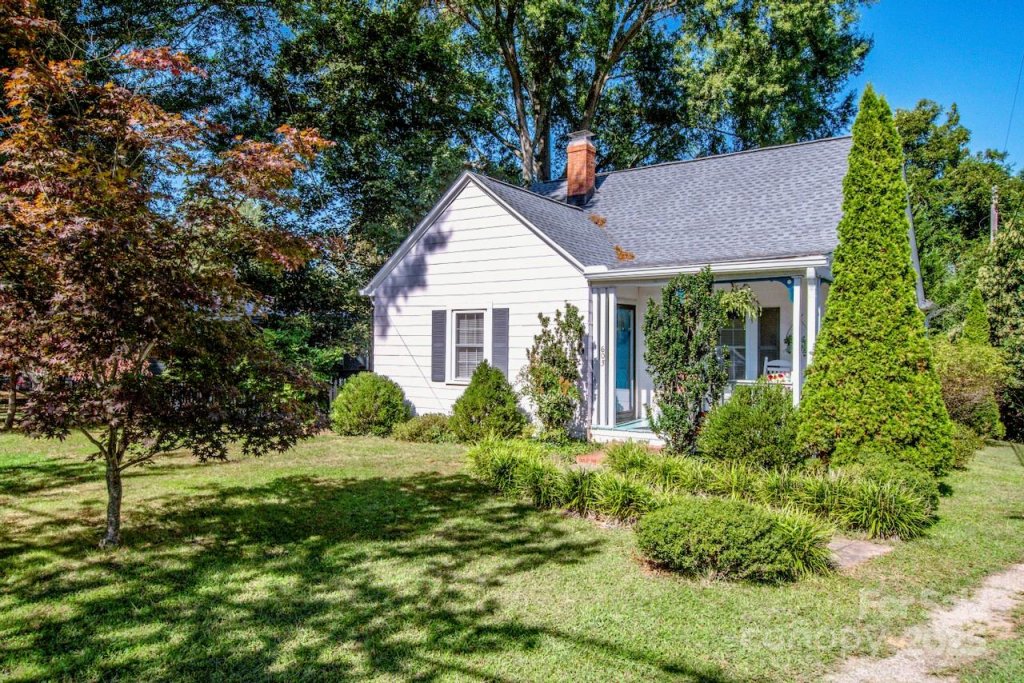 Country Club Estates, Statesville community