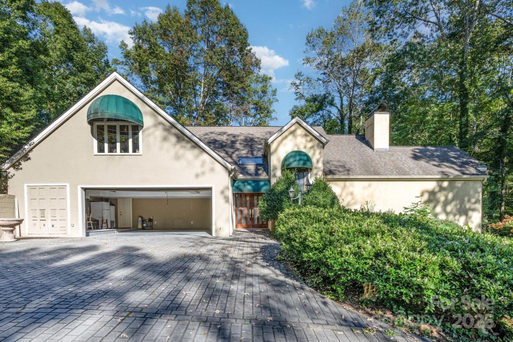 2116 8th Street Drive