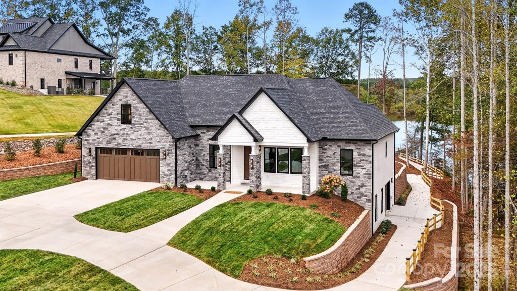 Waterfront Harbor, Granite Falls community