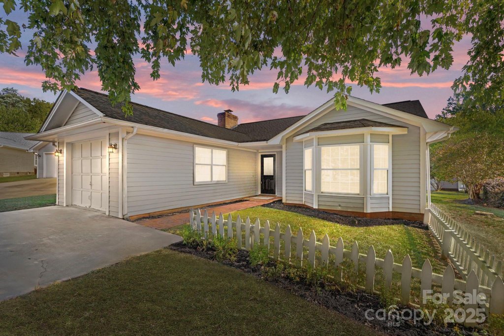 2912 Peachwood Court