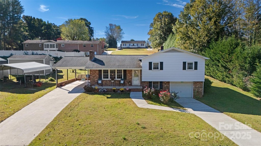 Fairway Acres, Lenoir community