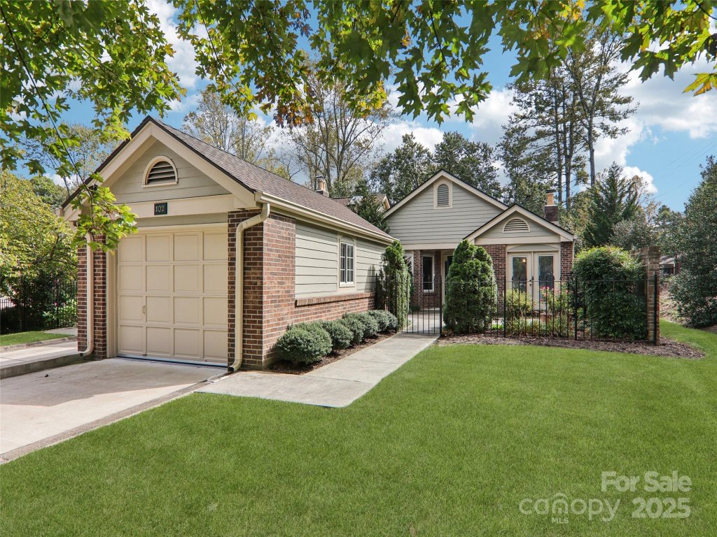 Glenbrook, Hendersonville community