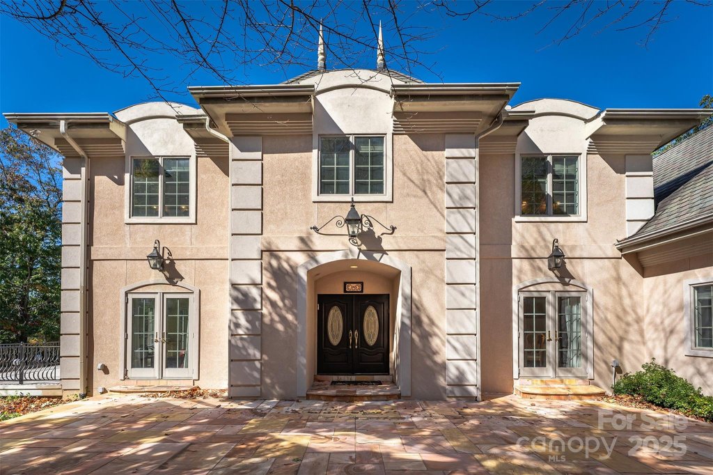 Rumbling Bald On Lake Lure, Lake Lure community