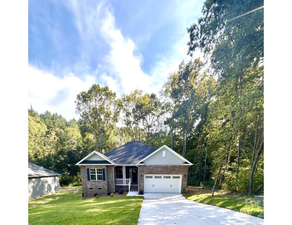 2915 Noritake Trail