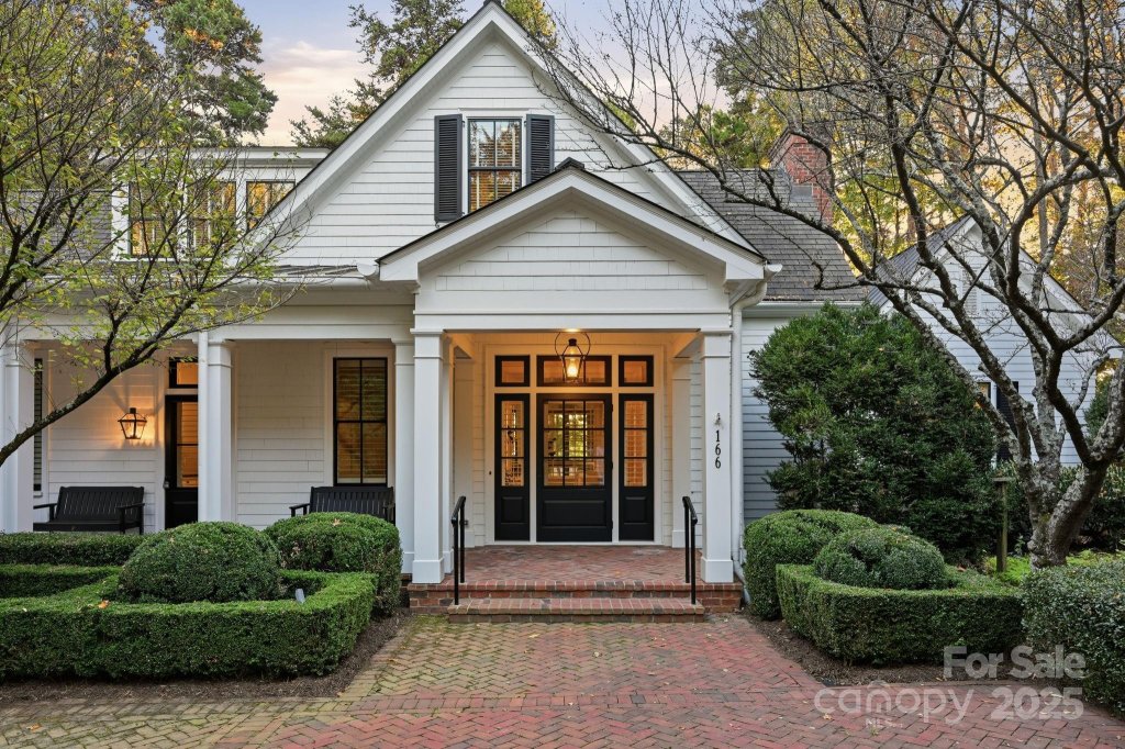 The Cove, Mooresville community