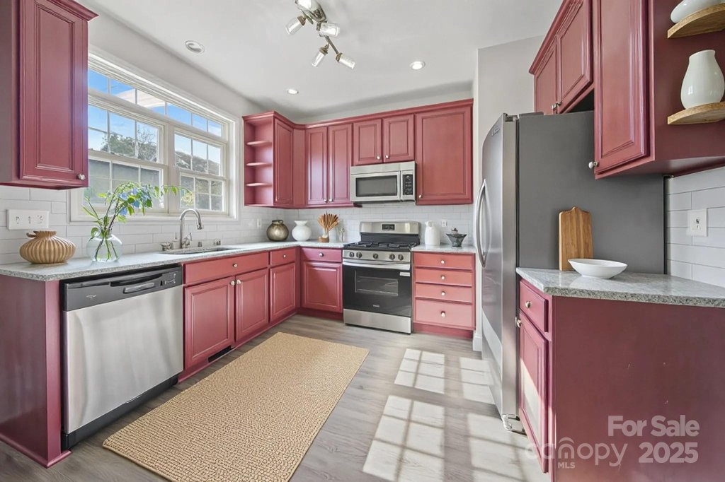 115 Sunridge Drive