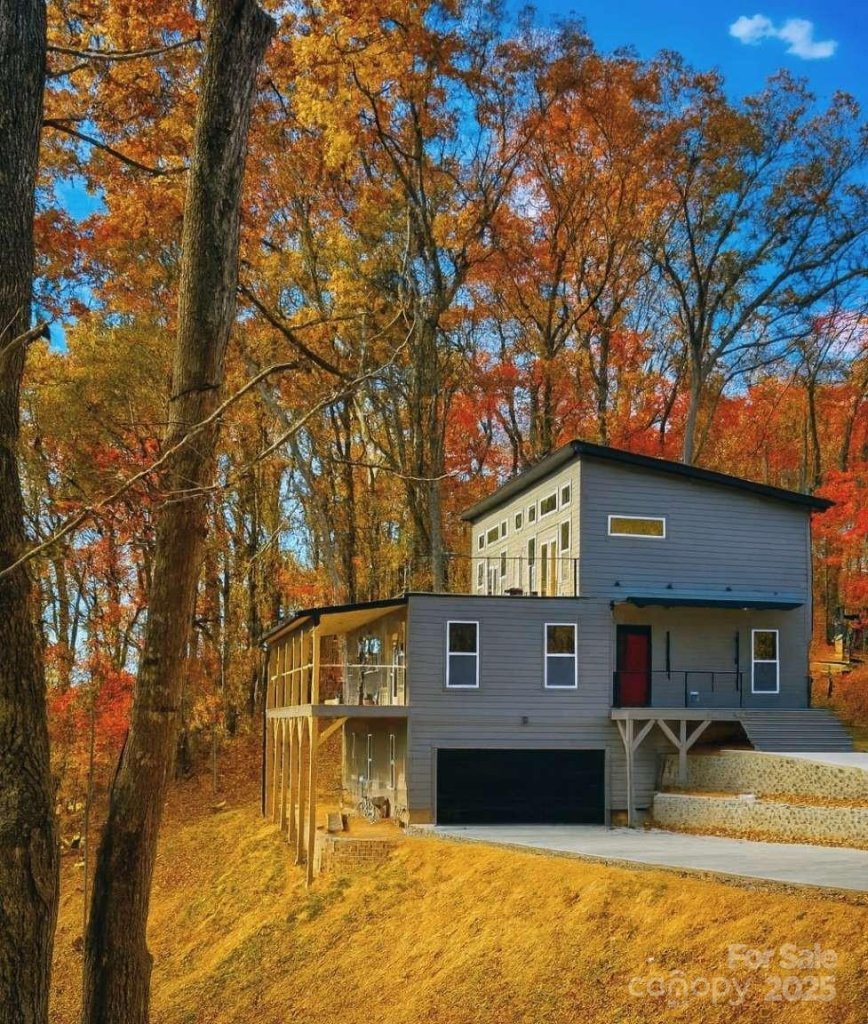 Silent Forest, Canton community