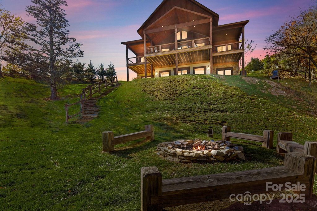 584 Grey Fox Ridge