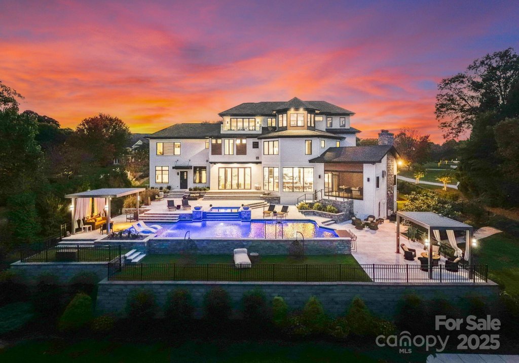 134 Cape Cod Way