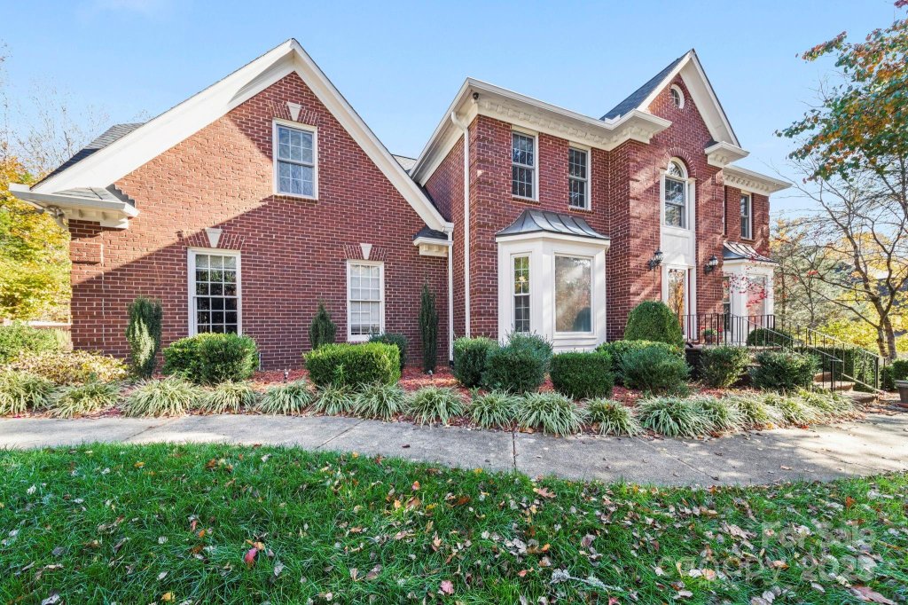 5224 Silchester Lane