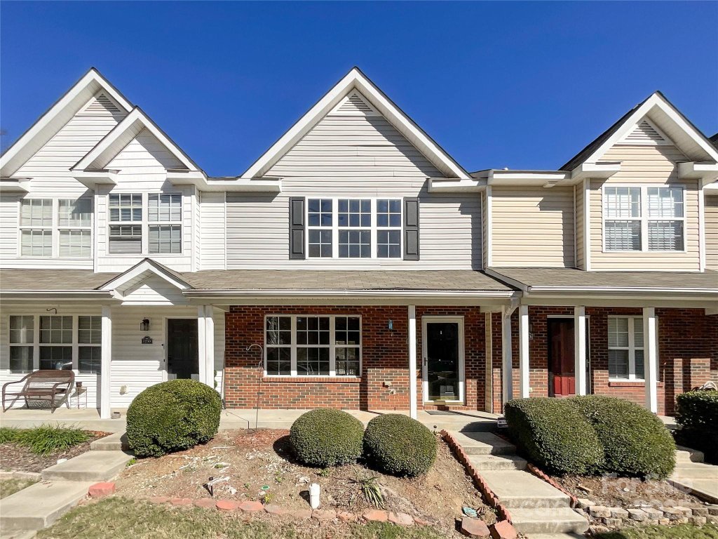 1228 Iron Gate Court