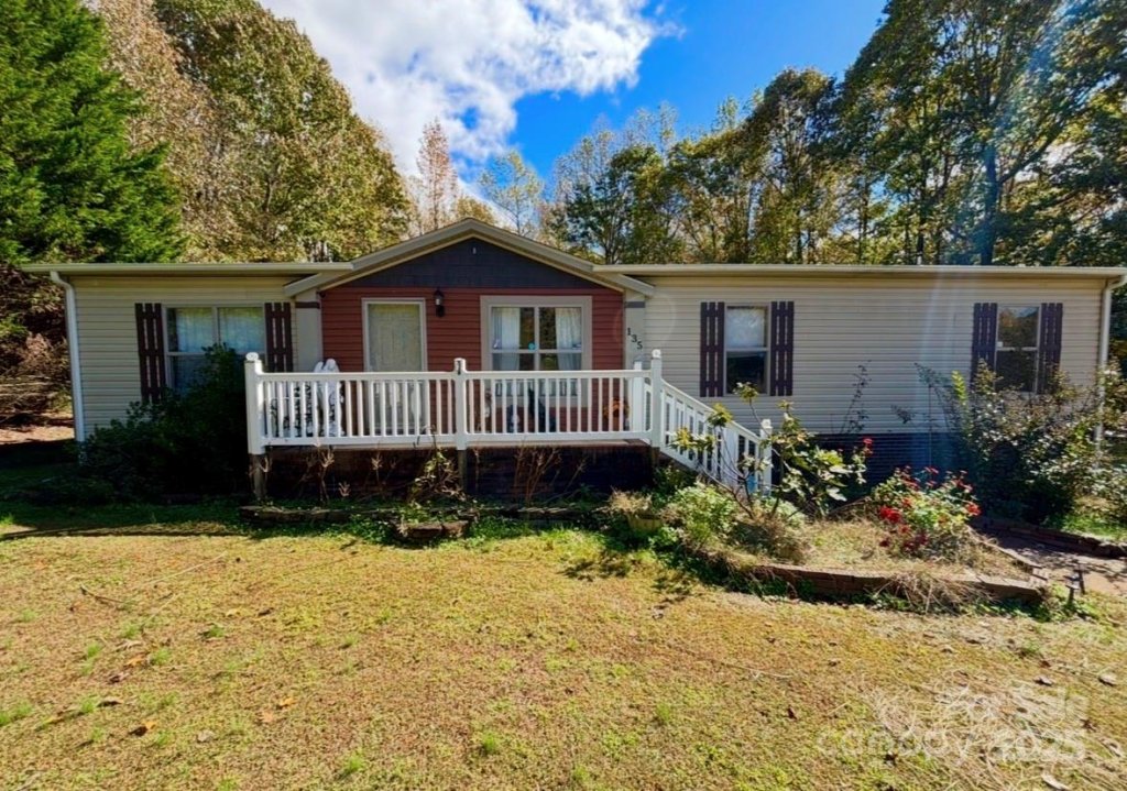 135 Tradewinds Court