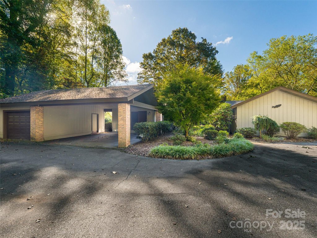 412 W Browning Road