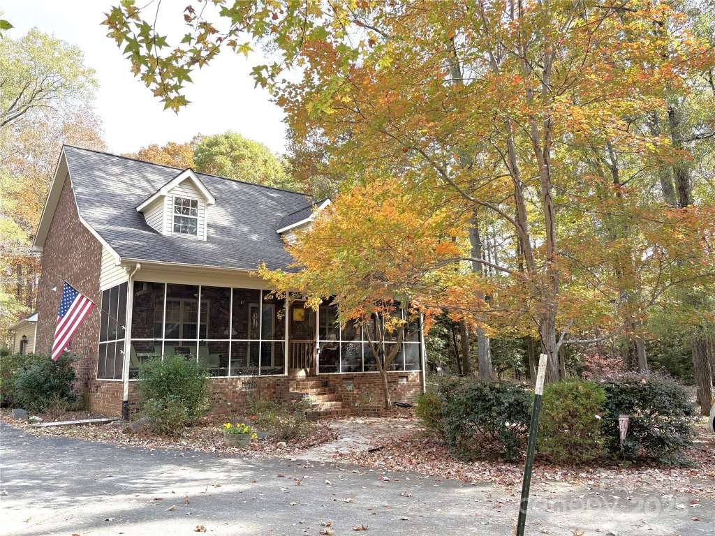 2895 Courtside Drive