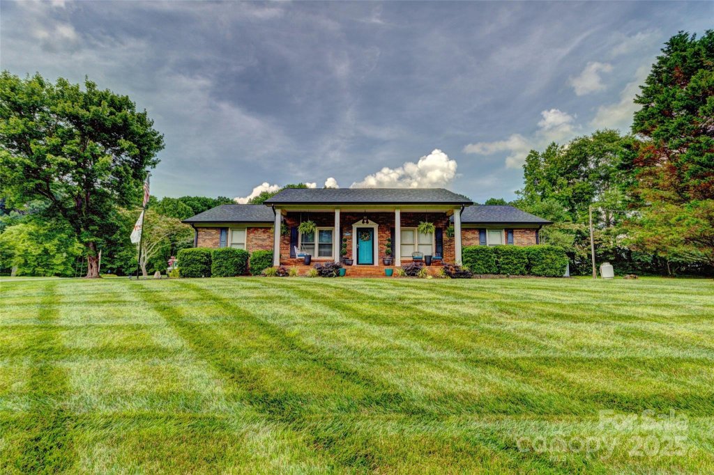 253 Suncrest Road
