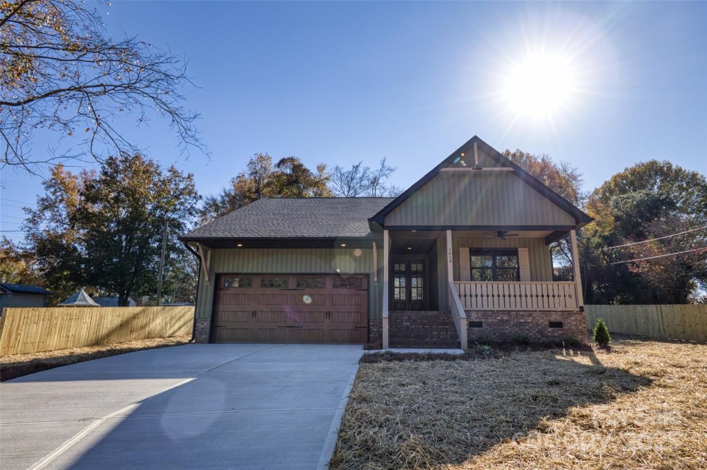 1013 Ragin Lane