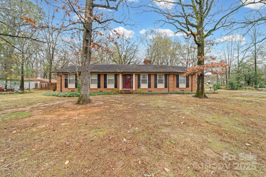 1902 Shady Lane