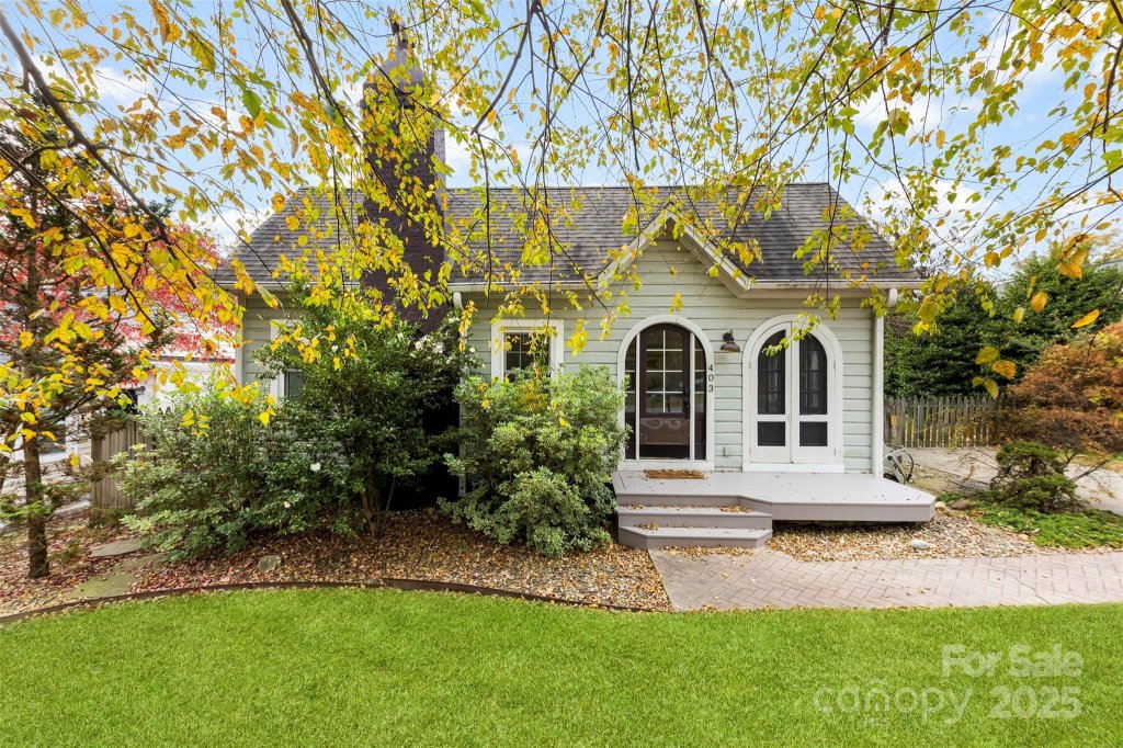 403 Hillcrest Avenue