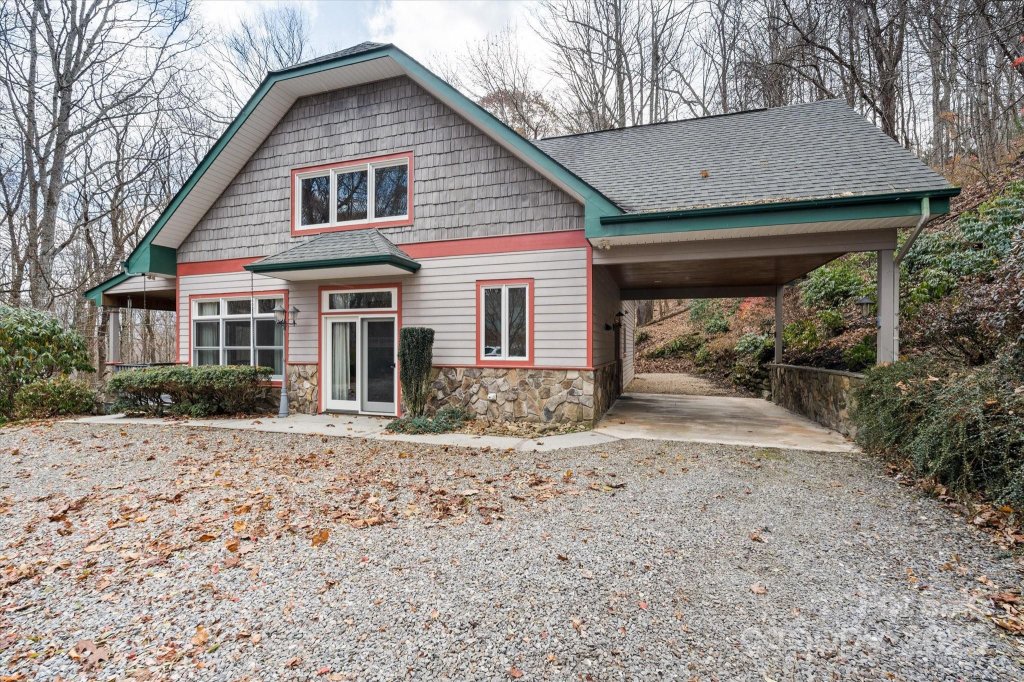 Walker-In-The-Hills, Waynesville community