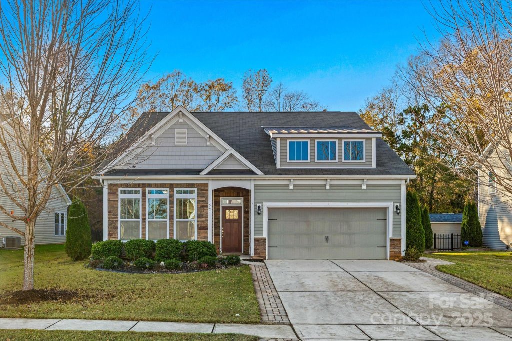 1541 Hedge Apple Road