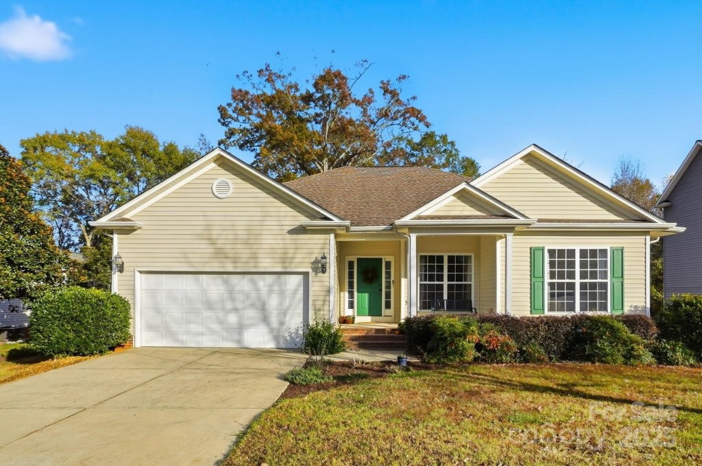 912 Gold Finch Circle