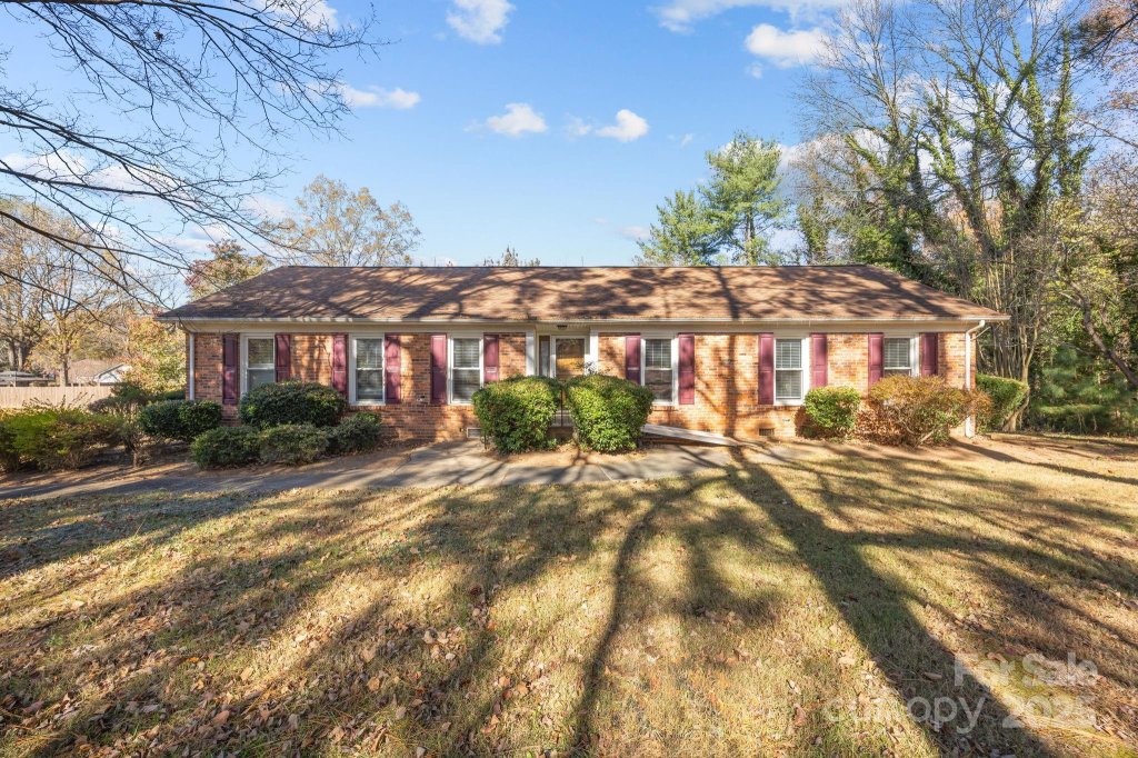 4423 Bob White Court