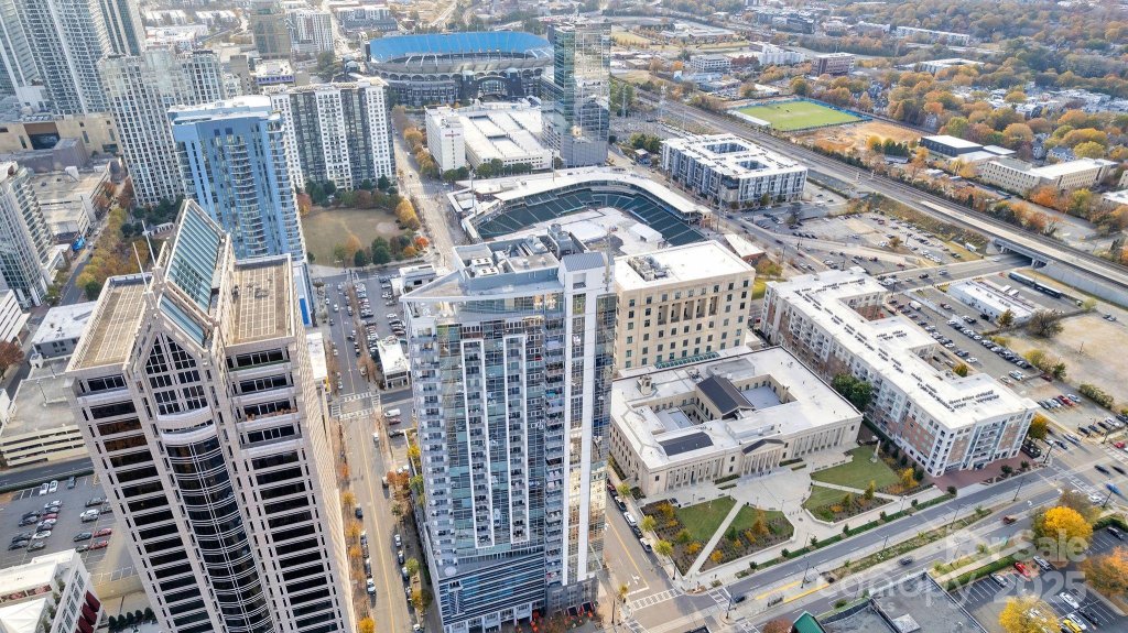 333 W Trade Street