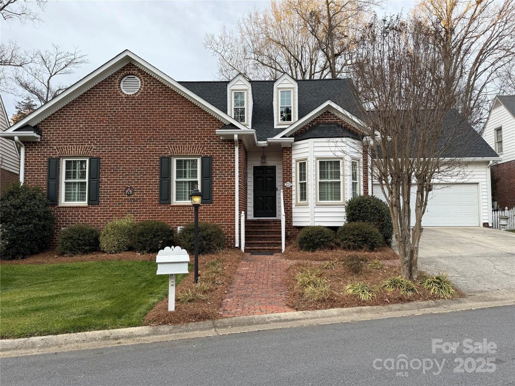 225 Kings Creek Court