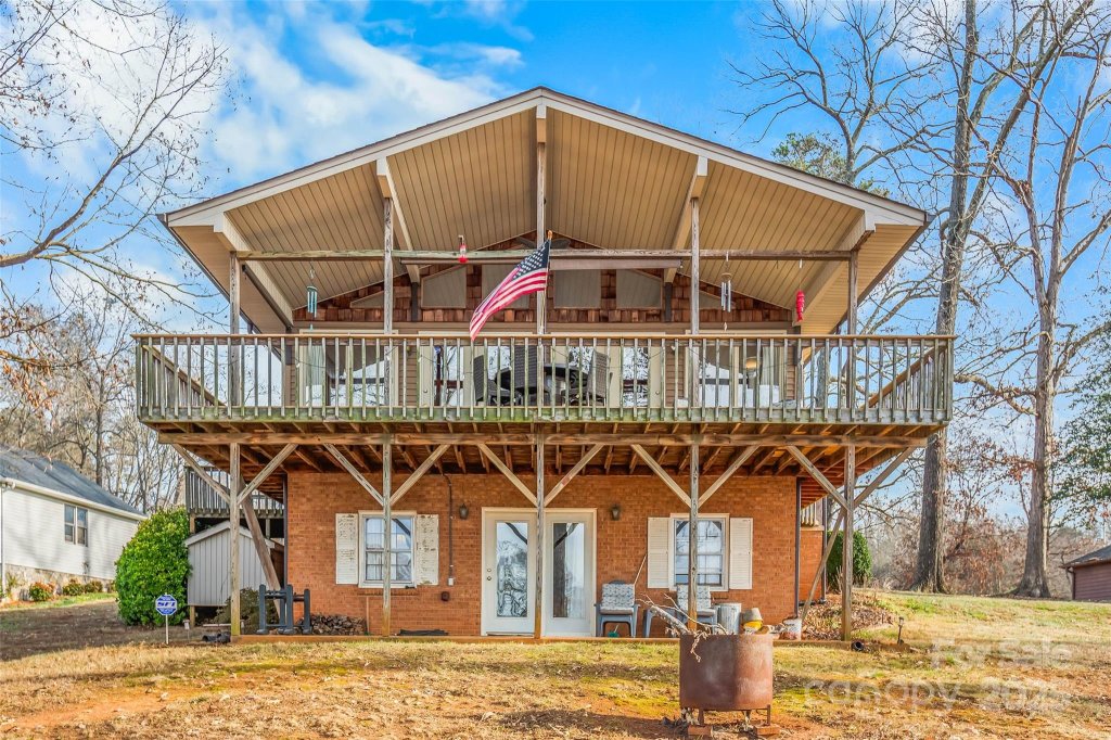 490 Riverwood Drive